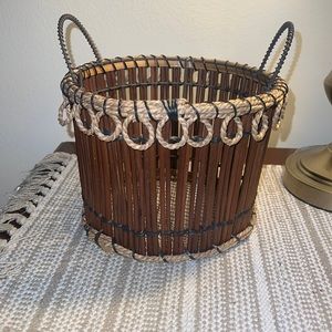 Wicker Basket With Wire Bottom